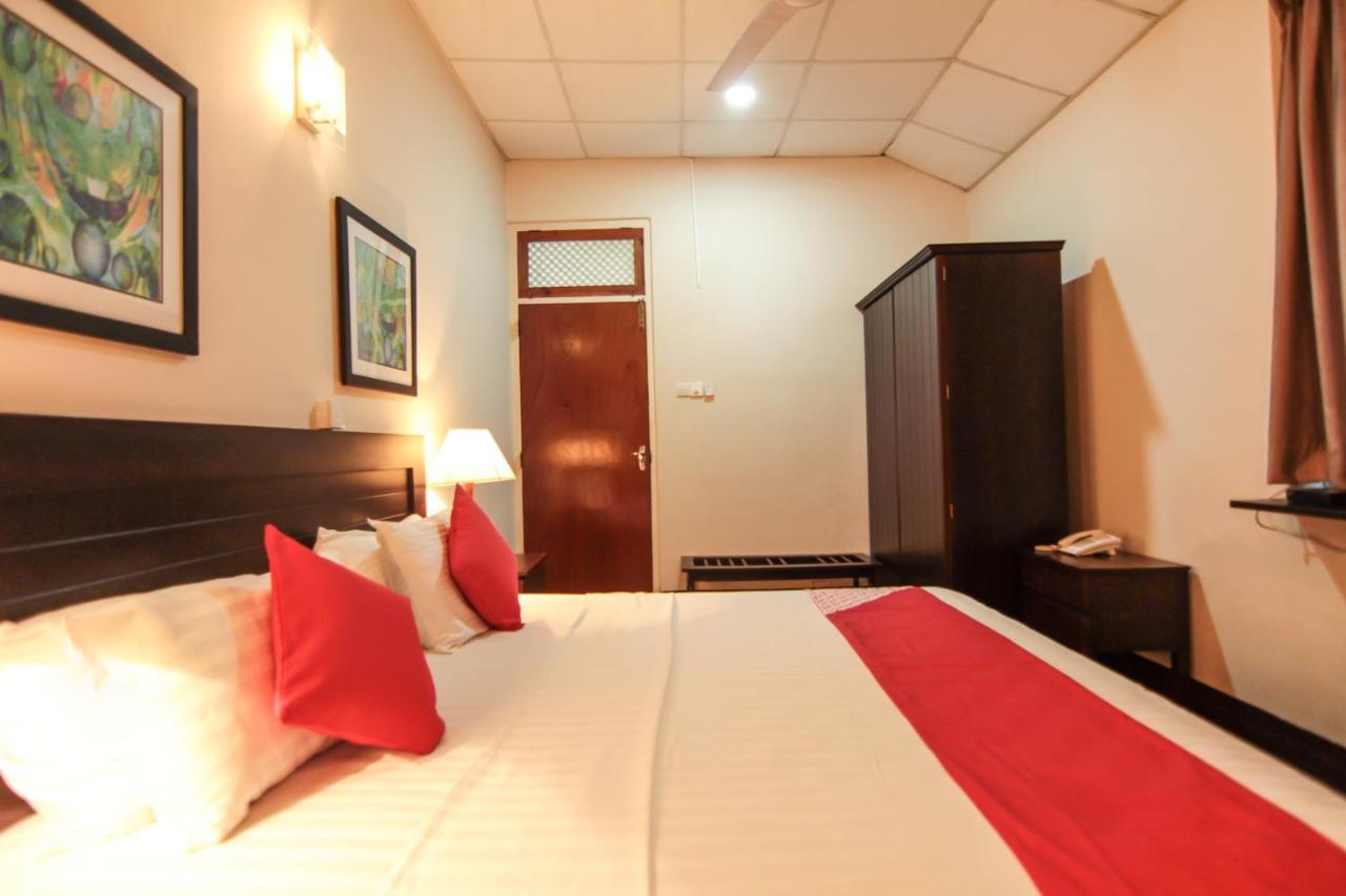 Tropic Inn - Mount Lavinia Watumulla Exterior photo